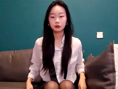 Snapshot of ZHJKS9988 chatting on 04/06/26, 06:25 ZHJKS9988 online show from 04/06/26, 06:25