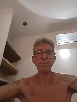 chris-sbh11 online show from 08/06/26, 03:47