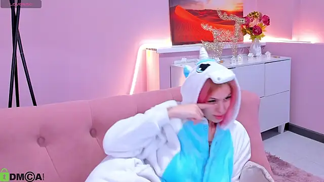 Hannah Mc kay online show from 04/15/26, 01:29