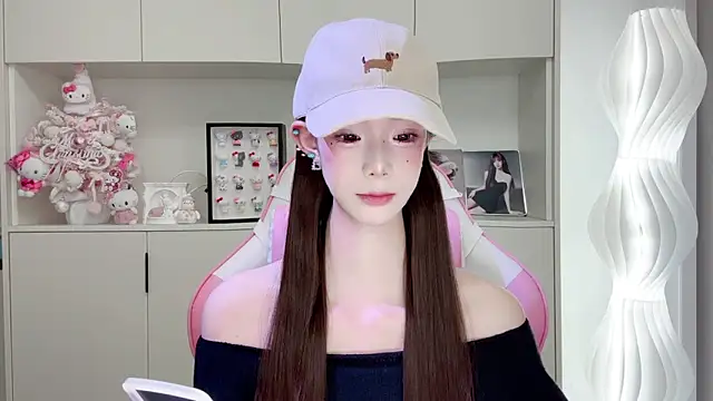 -Moonshine online show from 04/15/26, 10:33