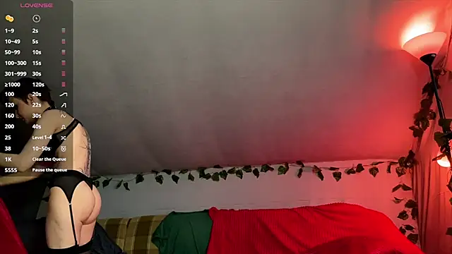 Snapshot of RebeNoir chatting on 04/15/26, 05:58 RebeNoir online show from 04/15/26, 05:58