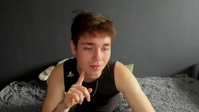 zeriax online show from 04/10/26, 01:44