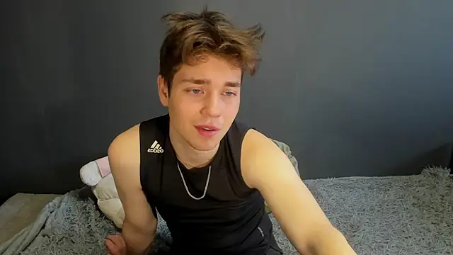 zeriax online show from 04/11/26, 01:43