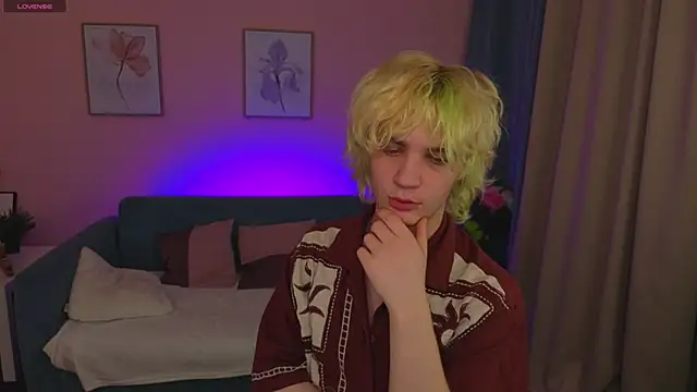 JameMilann online show from 04/15/26, 08:42