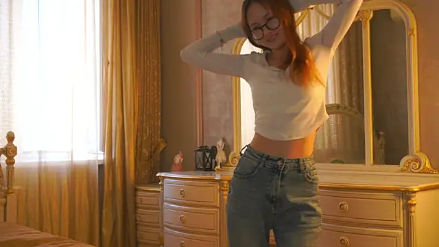 Snapshot of KristyMcgough chatting on 04/16/26, 10:49 KristyMcgough online show from 04/16/26, 10:49