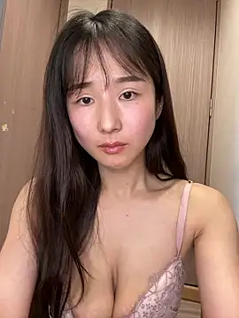 Snapshot of Hinako_0012 chatting on 04/27/26, 03:48 Hinako 0012 online show from 04/27/26, 03:48