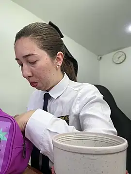 Snapshot of suzy-111 chatting on 04/10/26, 12:10 suzy-111 online show from 04/10/26, 12:10