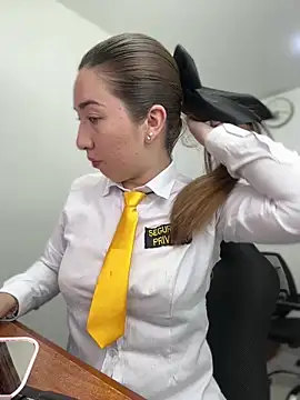 Snapshot of suzy-111 chatting on 04/16/26, 12:17 suzy-111 online show from 04/16/26, 12:17