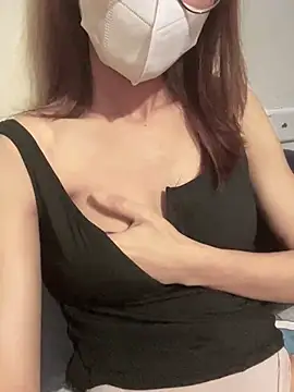 Snapshot of vitvitne chatting on 04/10/26, 04:33 vitvitne online show from 04/10/26, 04:33