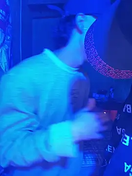 Cuteathleticboys online show from 04/16/26, 03:40