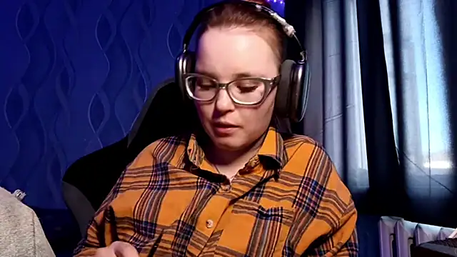 Sheriscute online show from 04/12/26, 01:38