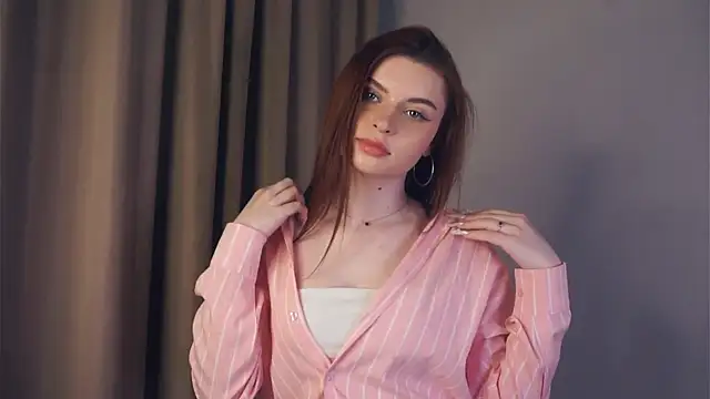 Snapshot of OneidaReiser chatting on 04/10/26, 10:03 OneidaReiser online show from 04/10/26, 10:03