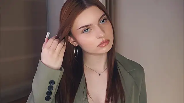 Snapshot of OneidaReiser chatting on 04/15/26, 10:10 OneidaReiser online show from 04/15/26, 10:10