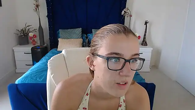 Yennyloves online show from 07/13/26, 12:52