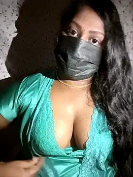 Romantic Woman online show from 06/08/26, 07:47