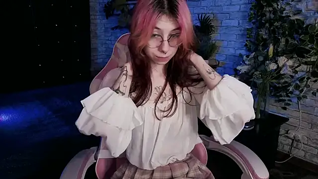 Alice Nyx online show from 06/29/26, 08:42