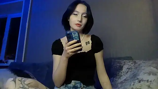 Snapshot of Alechka chatting on 04/05/26, 04:48 Alechka online show from 04/05/26, 04:48