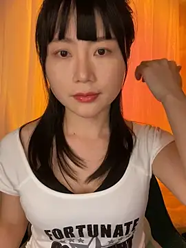 yaya0302 online show from 04/15/26, 04:19