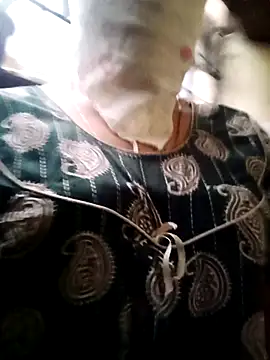 hotriya576599 online show from 04/06/26, 12:06