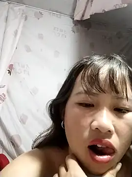 Snapshot of Yo-must chatting on 07/10/26, 09:17 Yo-must online show from 07/10/26, 09:17