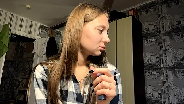 Snapshot of AiConzemius chatting on 04/07/26, 05:02 AiConzemius online show from 04/07/26, 05:02