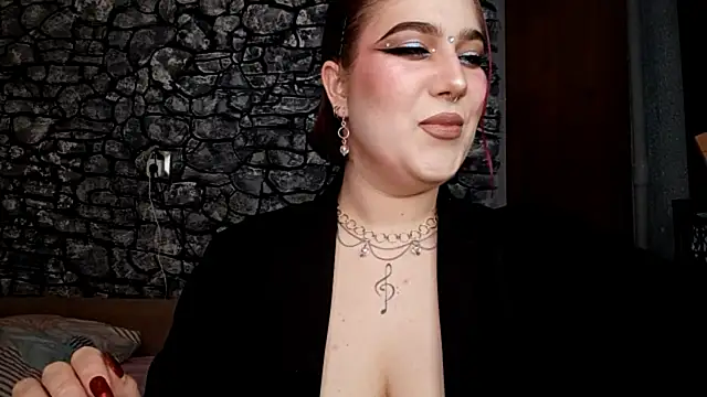 Snapshot of E_thie chatting on 04/06/26, 01:12 E thie online show from 04/06/26, 01:12