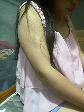 Snapshot of __Amanda__ chatting on 04/15/26, 10:43 Amanda online show from 04/15/26, 10:43