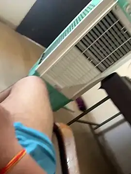 Saksham57953 online show from 04/23/26, 01:51