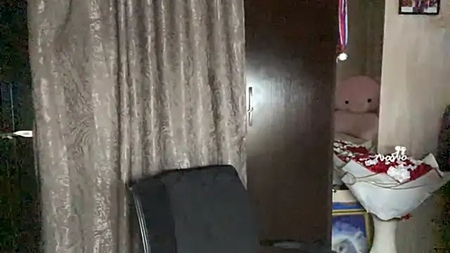 SophieNiktashu online show from 04/05/26, 12:13