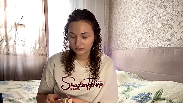 SophieNiktashu online show from 04/13/26, 08:09