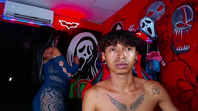 Snapshot of Skarlettmusex chatting on 04/10/26, 02:33 Skarlettmusex online show from 04/10/26, 02:33