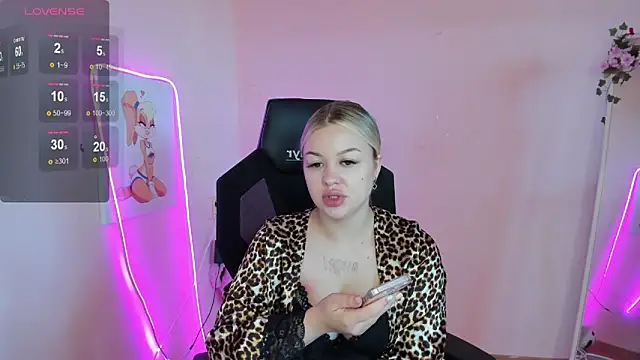 AmeliePeach online show from 06/19/26, 01:43