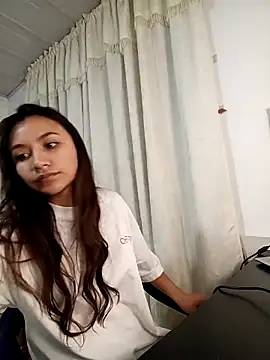 Leticia Hinkley  online show from 04/09/26, 10:09