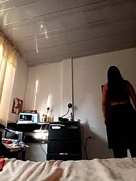 Leticia Hinkley  online show from 04/12/26, 11:59