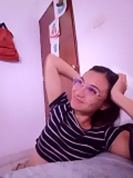 Leticia Hinkley  online show from 04/14/26, 11:44