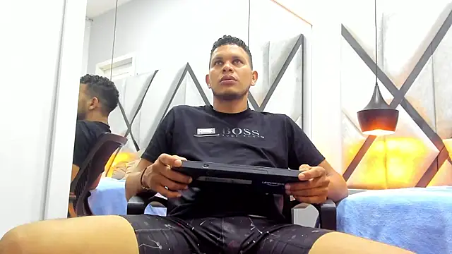 Snapshot of NohaBrooks chatting on 04/08/26, 11:54 NohaBrooks online show from 04/08/26, 11:54