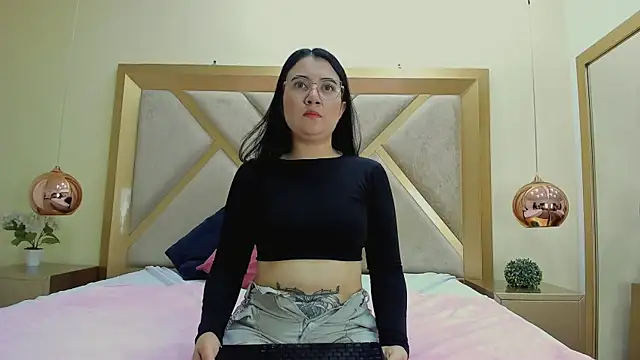 Snapshot of ChloeAshdord chatting on 04/08/26, 01:11 ChloeAshdord online show from 04/08/26, 01:11