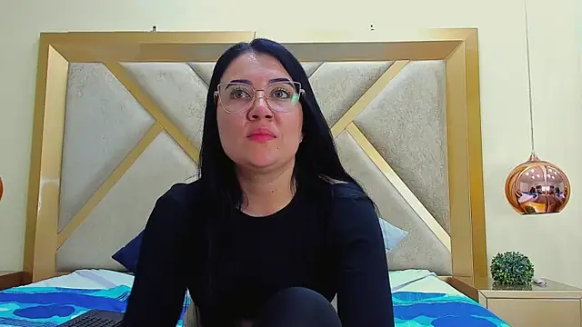 Snapshot of ChloeAshdord chatting on 04/11/26, 07:45 ChloeAshdord online show from 04/11/26, 07:45