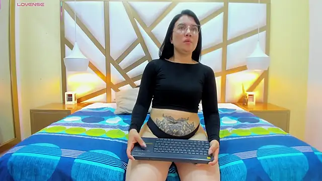 Snapshot of ChloeAshdord chatting on 04/11/26, 08:46 ChloeAshdord online show from 04/11/26, 08:46