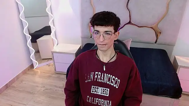 Snapshot of kaii_tay1 chatting on 04/14/26, 11:38 kaii tay1 online show from 04/14/26, 11:38