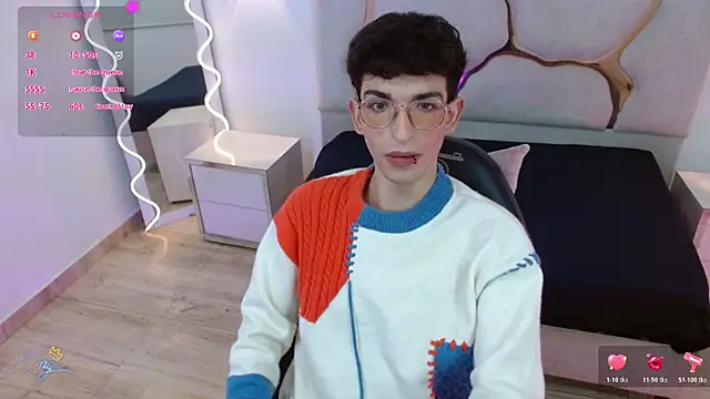 Snapshot of kaii_tay1 chatting on 04/16/26, 11:44 kaii tay1 online show from 04/16/26, 11:44