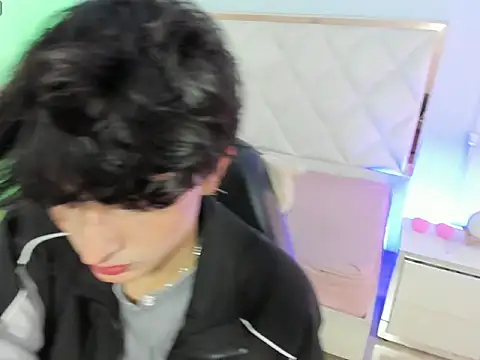 Snapshot of Eidan_tay chatting on 04/09/26, 07:41 Eidan tay online show from 04/09/26, 07:41