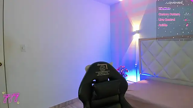 Snapshot of Eidan_tay chatting on 04/12/26, 11:59 Eidan tay online show from 04/12/26, 11:59