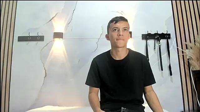 Snapshot of DilanAndKing chatting on 04/15/26, 01:18 DilanAndKing online show from 04/15/26, 01:18