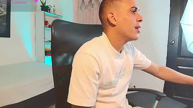 Axel  fierro online show from 04/04/26, 10:51