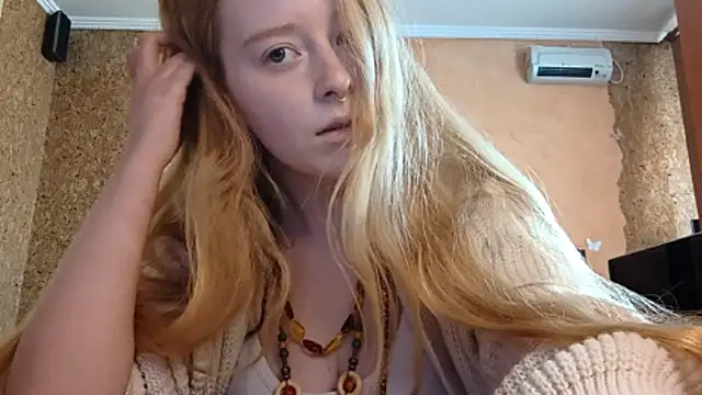 Snapshot of KateVibe_01 chatting on 04/10/26, 04:28 KateVibe 01 online show from 04/10/26, 04:28