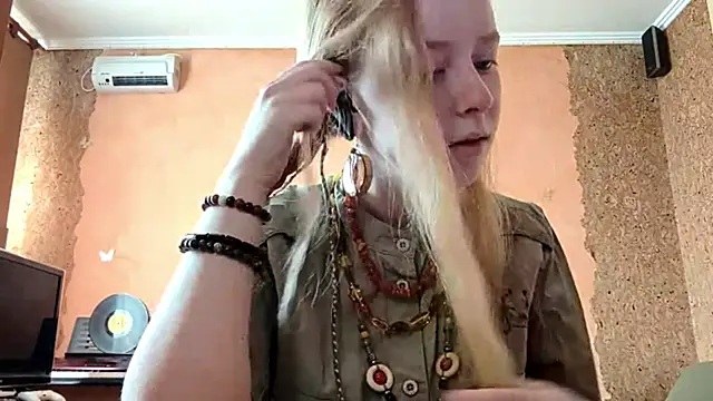 Snapshot of KateVibe_01 chatting on 04/14/26, 11:22 KateVibe 01 online show from 04/14/26, 11:22