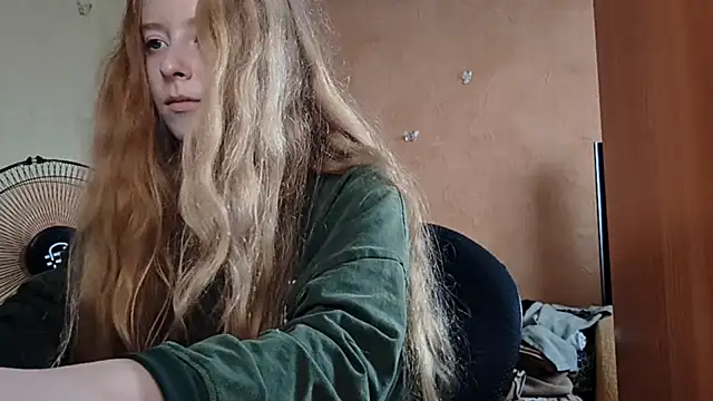 Snapshot of KateVibe_01 chatting on 07/15/26, 04:51 KateVibe 01 online show from 07/15/26, 04:51
