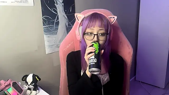 Snapshot of SaxonDibs chatting on 04/07/26, 02:06 SaxonDibs online show from 04/07/26, 02:06