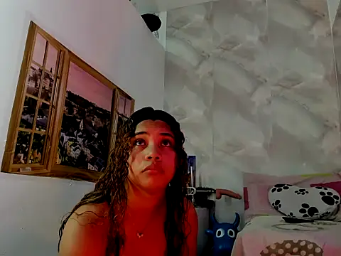 EllyBloom online show from 04/13/26, 01:49